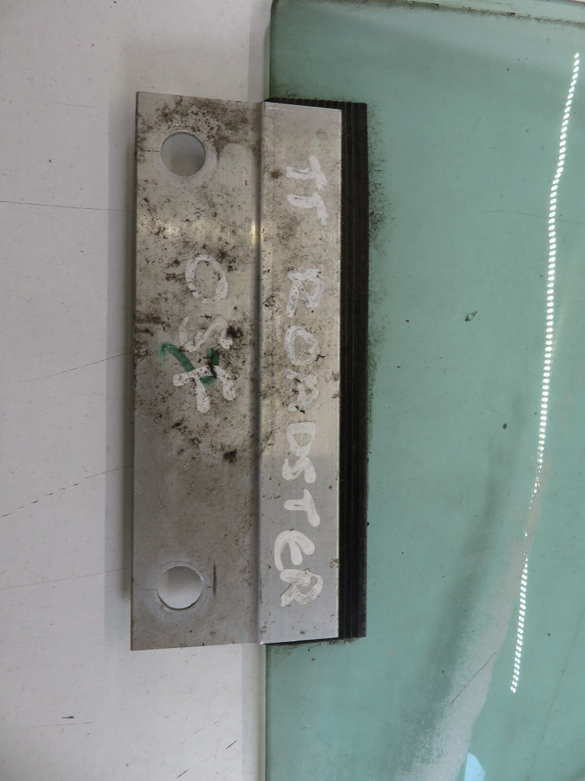 AUDI TT MK1 OSF WINDOW GLASS ROADSTER 1998-2006 AMS1035