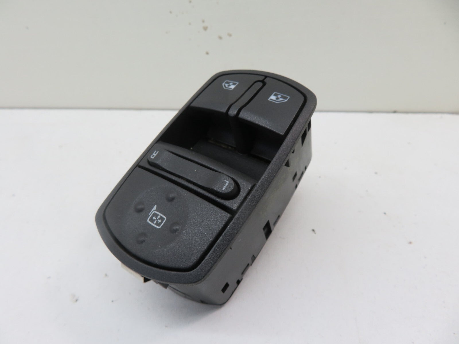 VAUXHALL CORSA D OS DRIVER WINDOW SWITCHES 2006-2011 1700-12