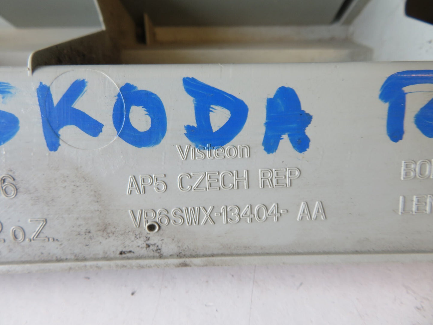 SKODA ROOMSTER OS DRIVER SIDE REAR TAIL LIGHT 5j7945096 2007-2013