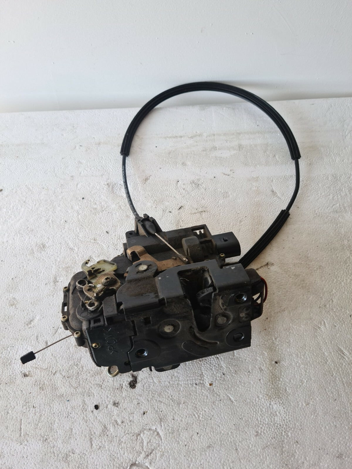 VW LUPO NS DOOR LOCK CATCH 1998-2005 A16