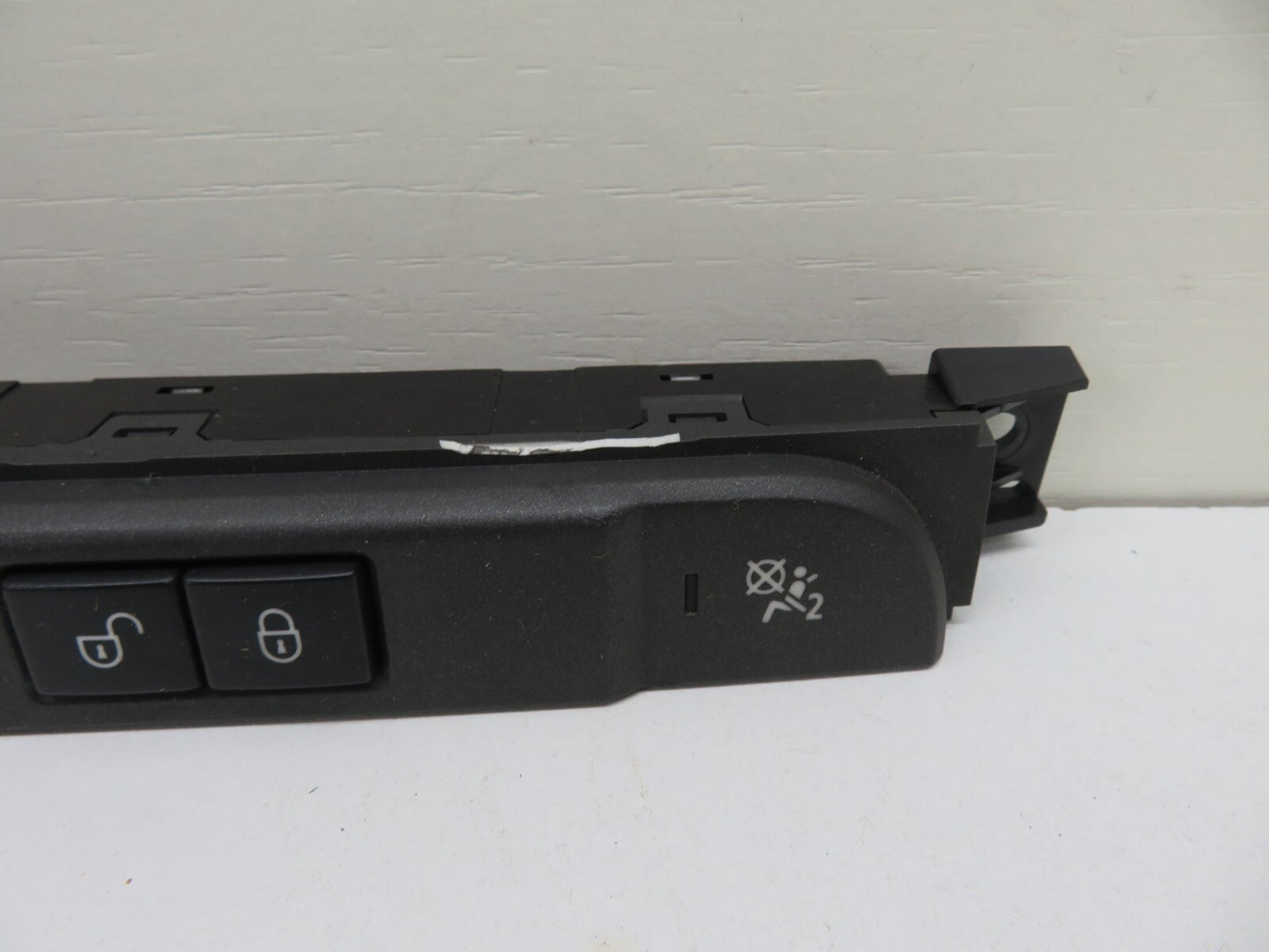 LAND ROVER DISCOVERY 3 HAZARD SWITCH DOOR LOCK SWITCHES 2005-2009 1212-12