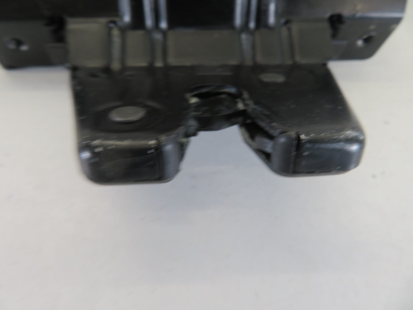 BMW 1 SERIES E88 BOOT LOCK CATCH 7840617 2007-2013 A1119-2