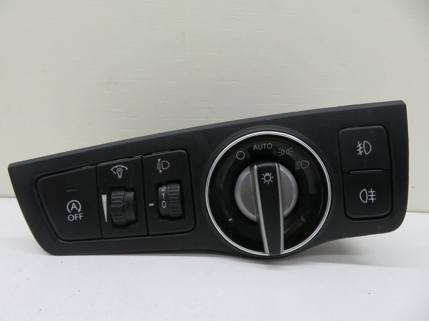 HYUNDAI I40 HEADLIGHT CONTROL SWITCHES 93300-3Z970 2011-2015 A581-12