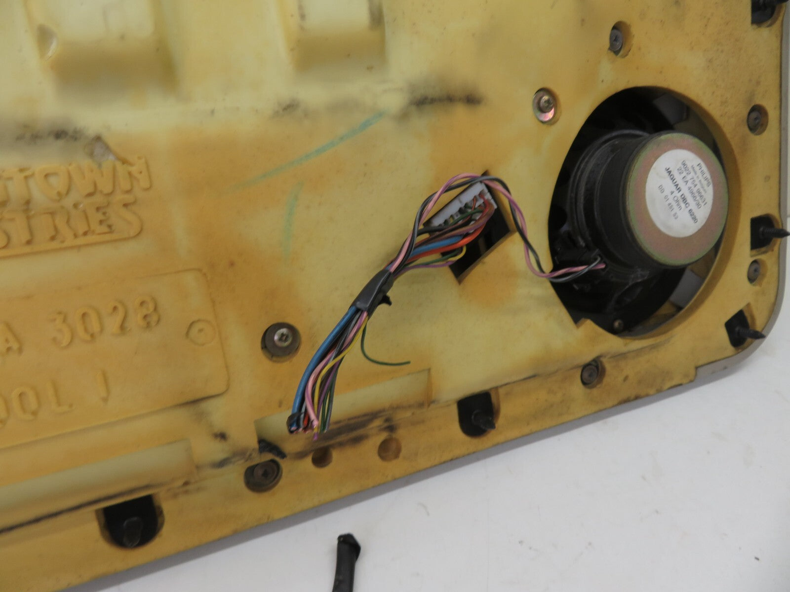 JAGUAR XJR OSR REAR RIGHT INTERIOR DOOR PANEL WITH SPEAKER ASHTRAY 1994-2001