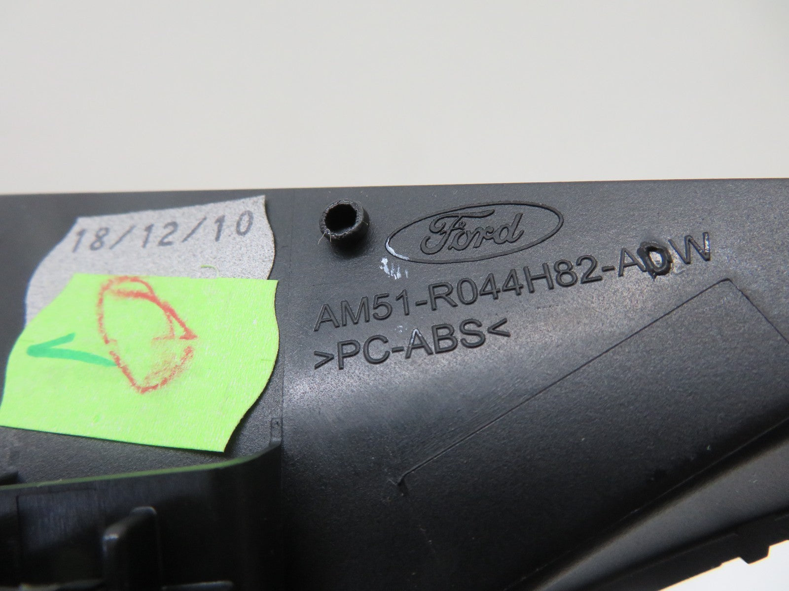 FORD C MAX GEAR GAITOR SURROUND TRIM 2011-2015 1691-3