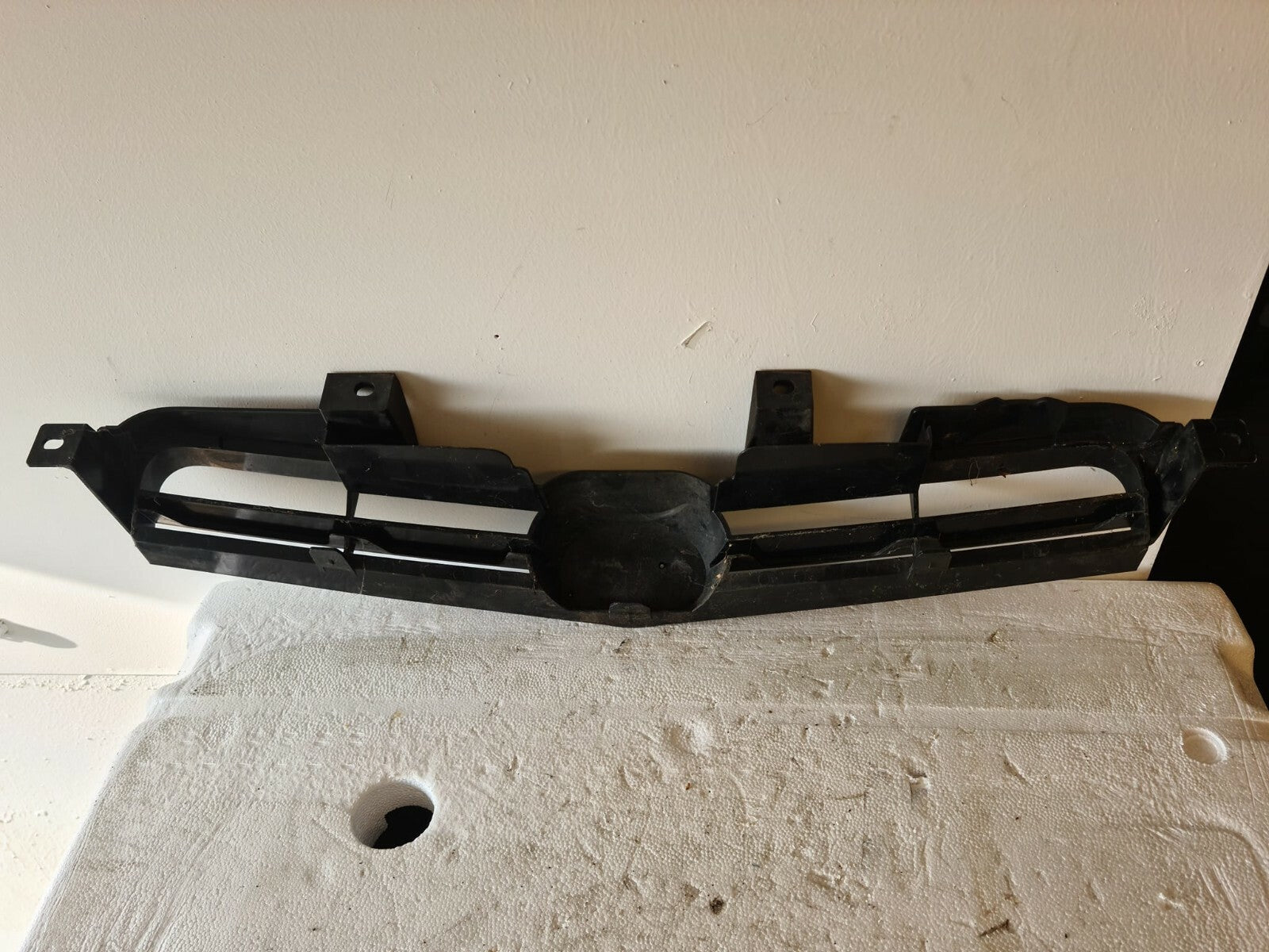 DAIHATSU YRV FRONT UPPER GRILLE 2001-2004