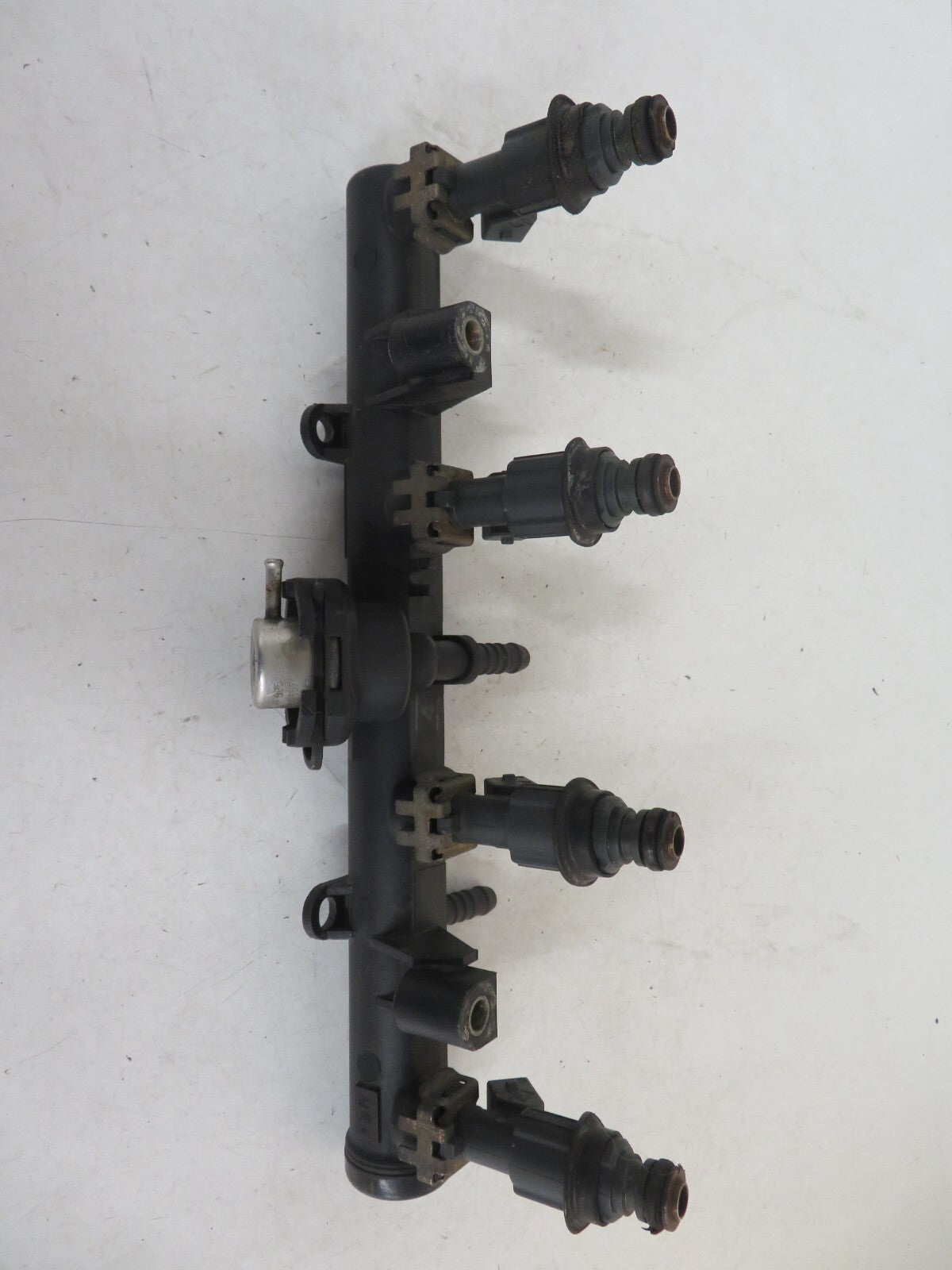 VOLKSWAGEN VW POLO 6N2 FUEL RAIL INJECTORS 030133319AA VAGMIX1512-8