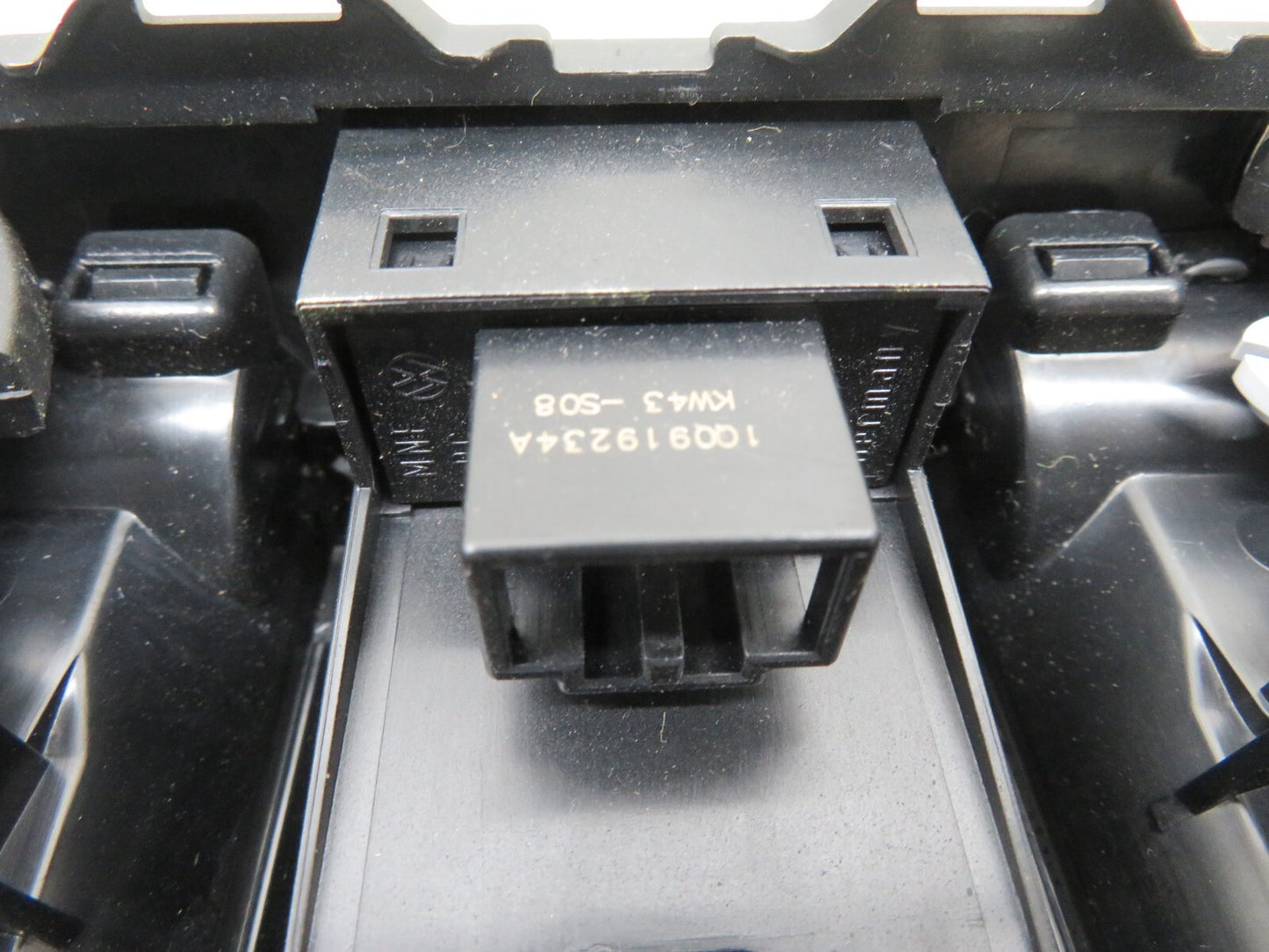 VOLKSWAGEN VW EOS CENTER DASHBOARD AIR VENT 2006-2010 1721-16