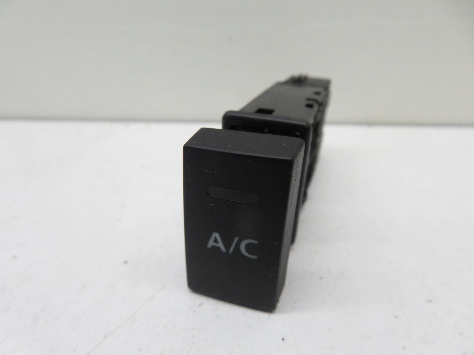 LAND ROVER FREELANDER 1 A/C SWITCH YUC500300 2004-2006 1752-13