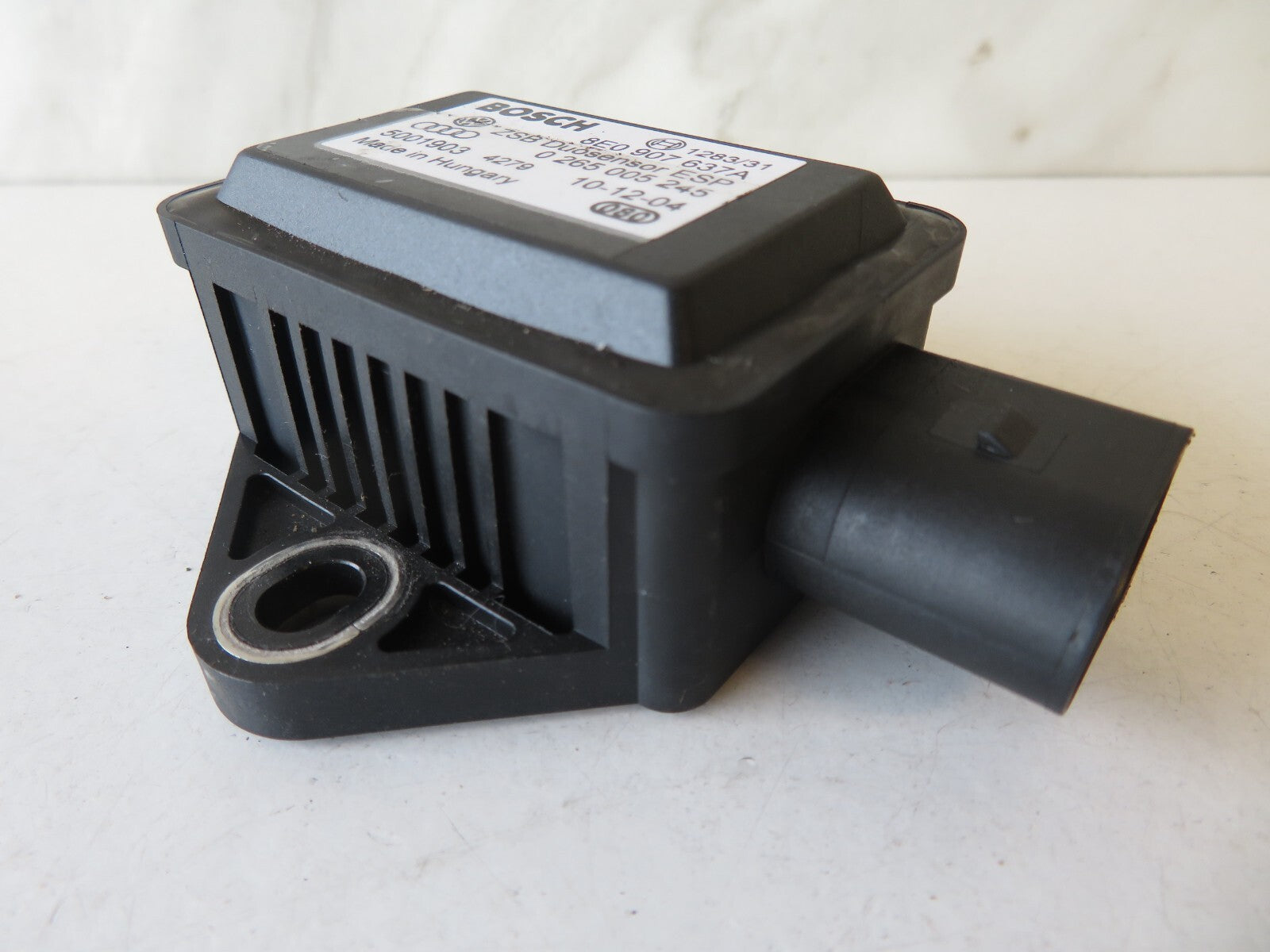 VOLKSWAGEN VW PASSAT B5.5 YAW SENSOR 8E0907637A 01-05 AMS1348