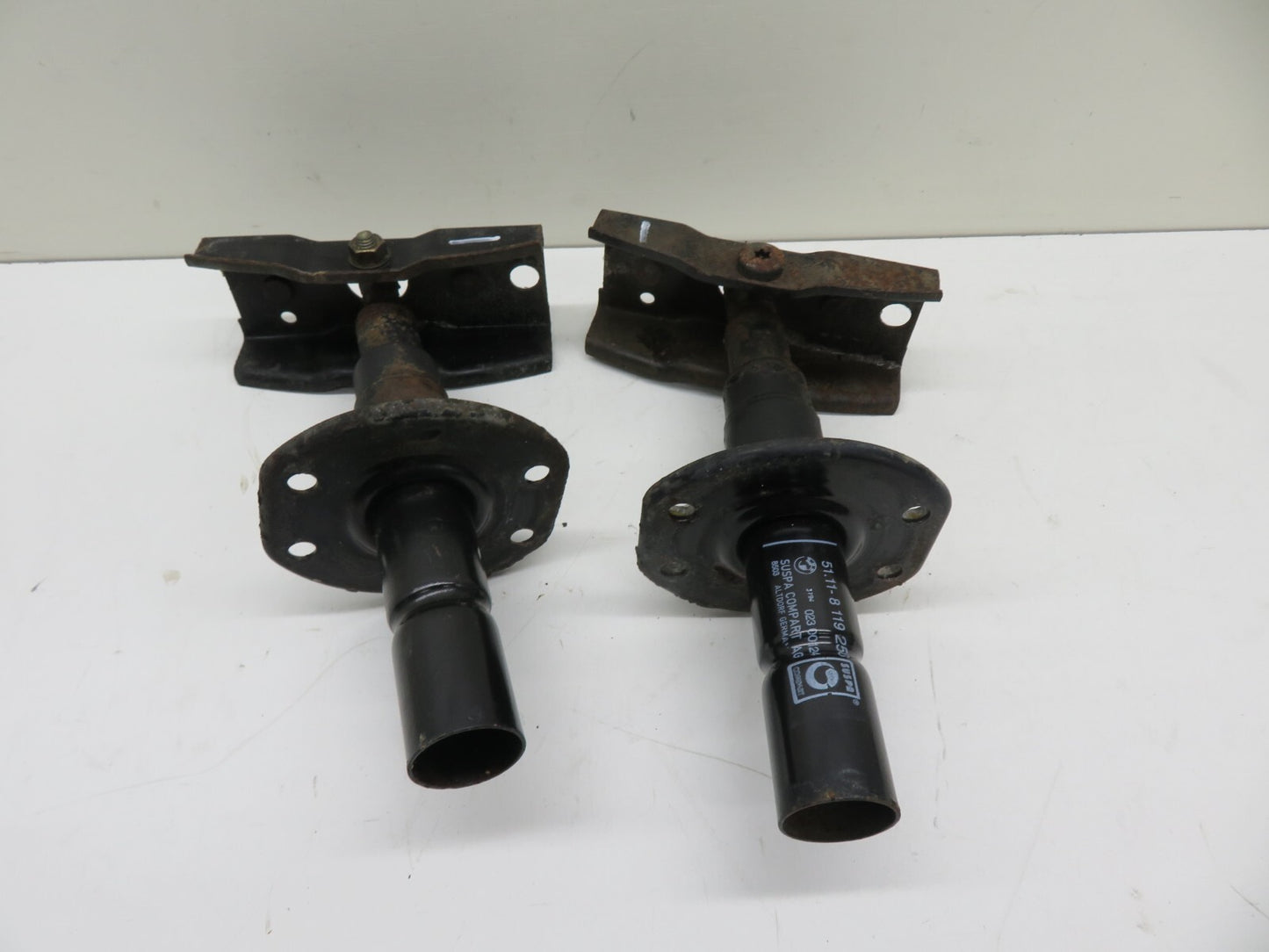 BMW E36 3 SERIES FRONT BUMPER SHOCKS 8119258 PAIR 1991-1998 1741-9