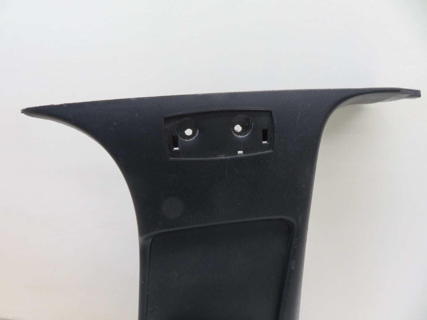 FORD FOCUS ST 225 OS DRIVER B PILLAR TRIM 4M51-B24582-A 2006-2010 1232-4