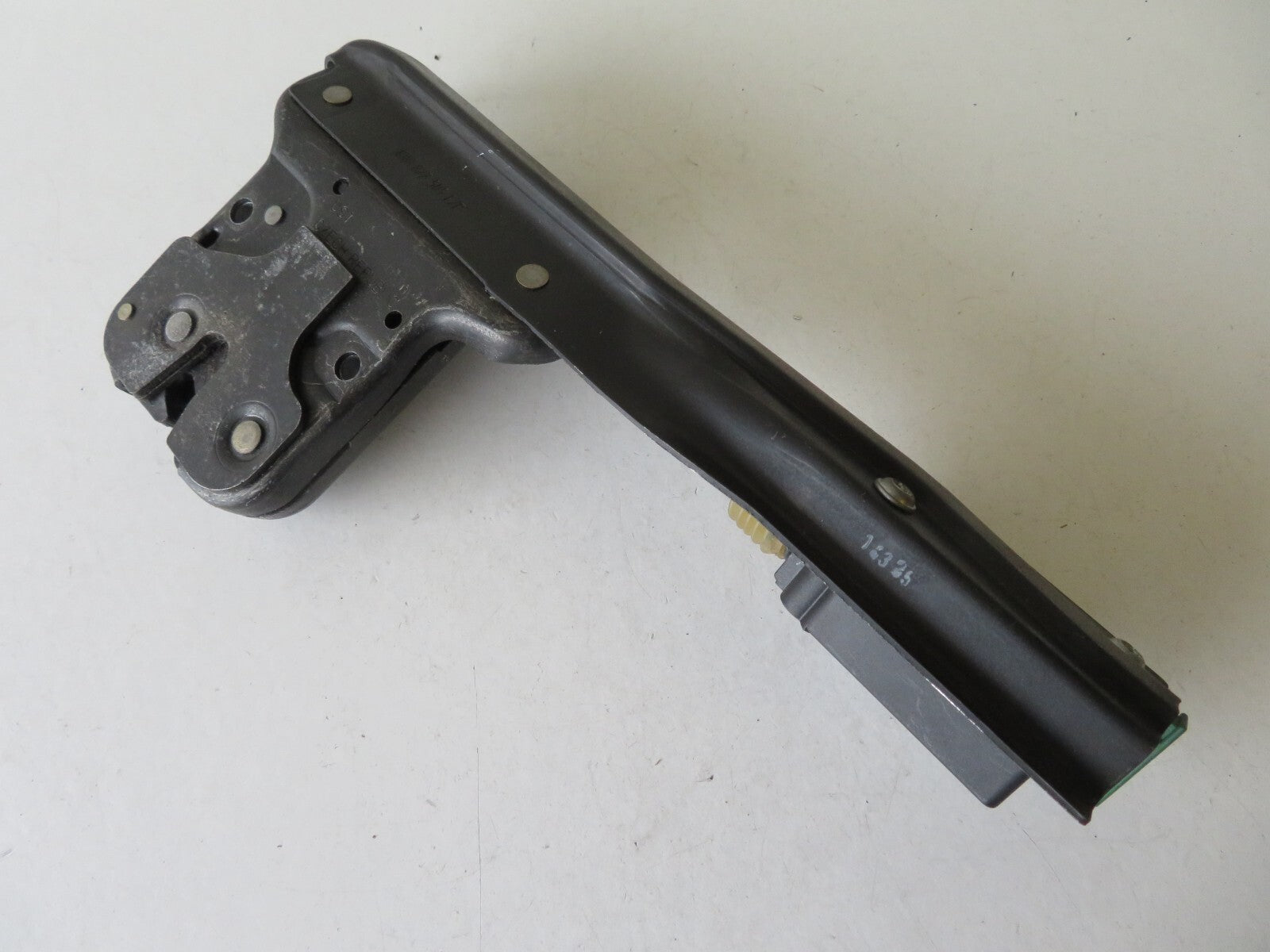 AUDI TT MK1 TAILGATE BOOT LOCK CATCH 8N0827505 1998-2006 AMS1140