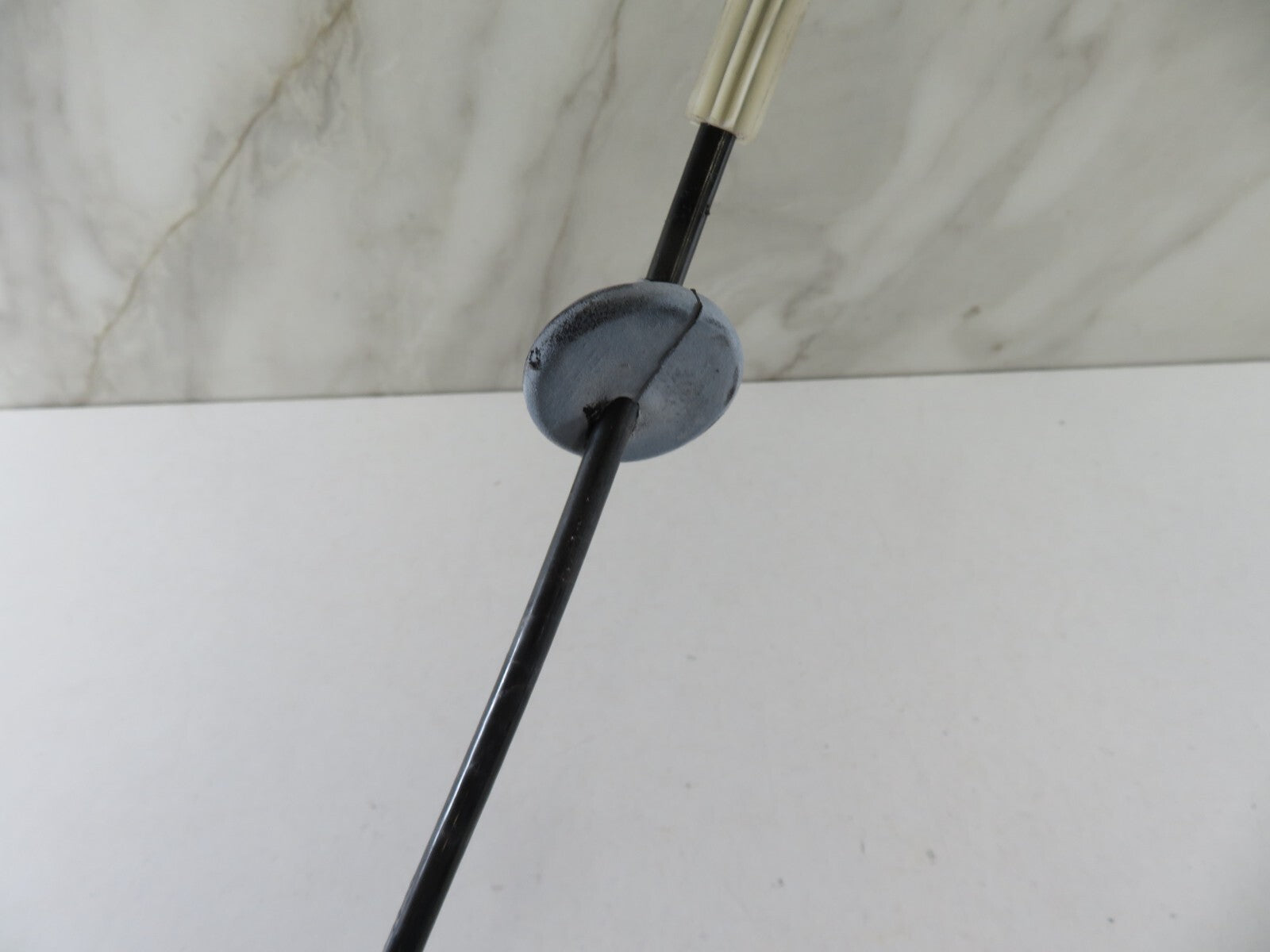 FORD FOCUS CC NS PASSENGER DOOR LOCK CATCH 6N4A-L21813-CB 2006-2010 A1114-9