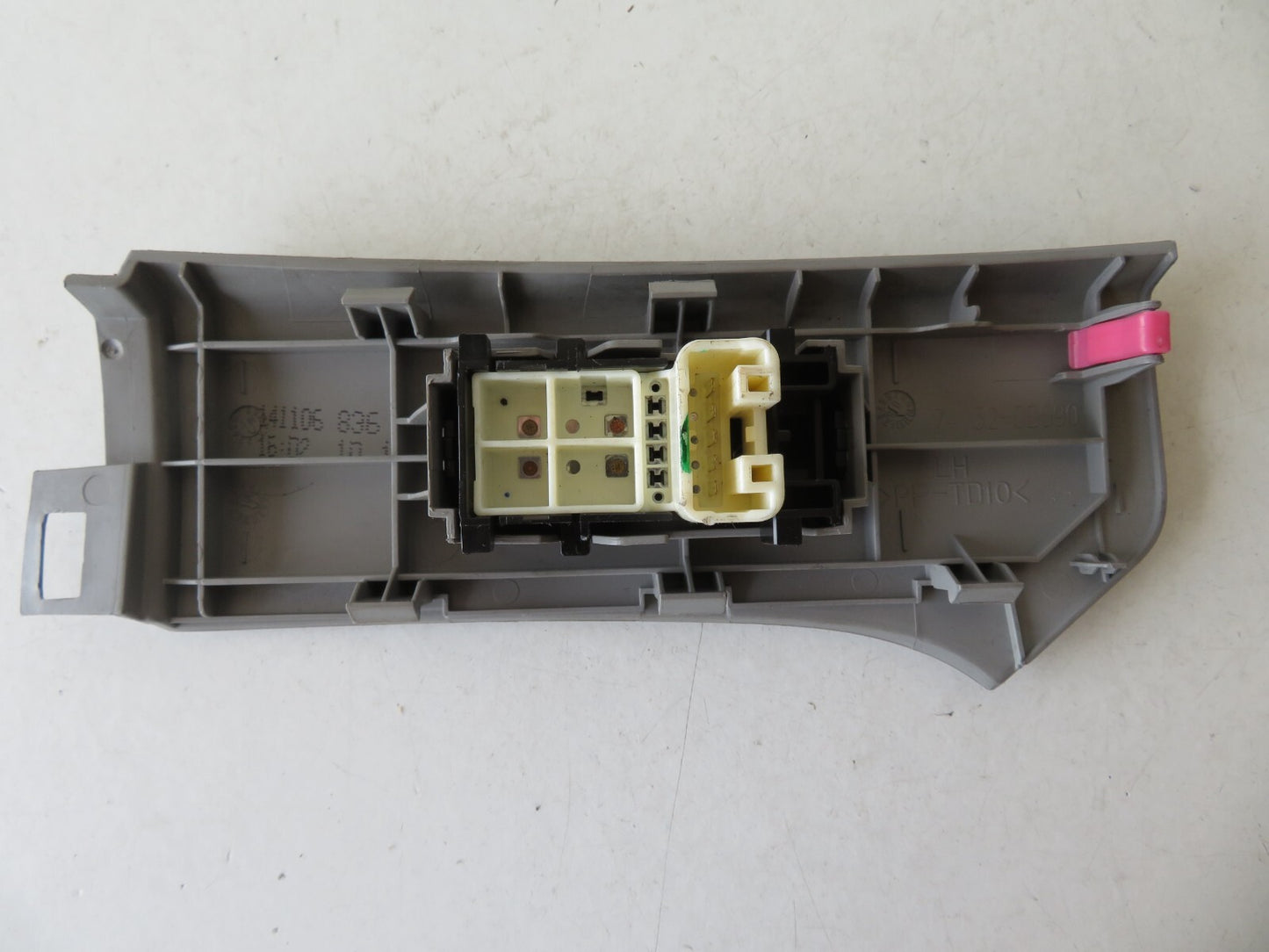 TOYOTA YARIS MK2 NS PASSENGER WINDOW SWITCH 3DR 2006-2011 AMS1159