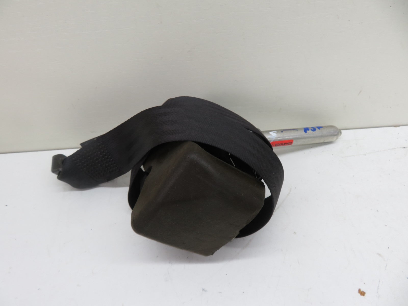 VOLVO V50 NSR LEFT REAR SEAT BELT 8665536 2004-2008 HN54-5