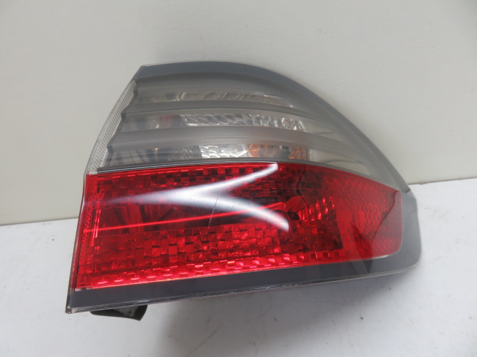 FORD S MAX OSR REAR DRIVER OUTER TAIL LIGHT 2006-2010 1302-3