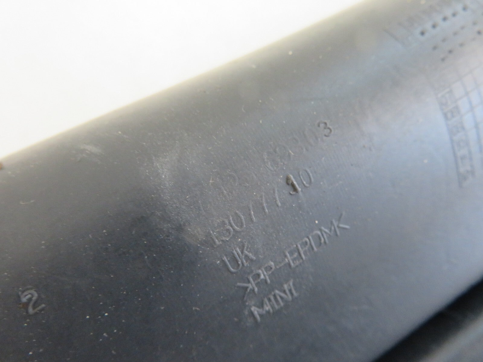 MINI COOPER R50 R53 RUBBER INSERT TRIM 13077710 2001-2006 A1046-3