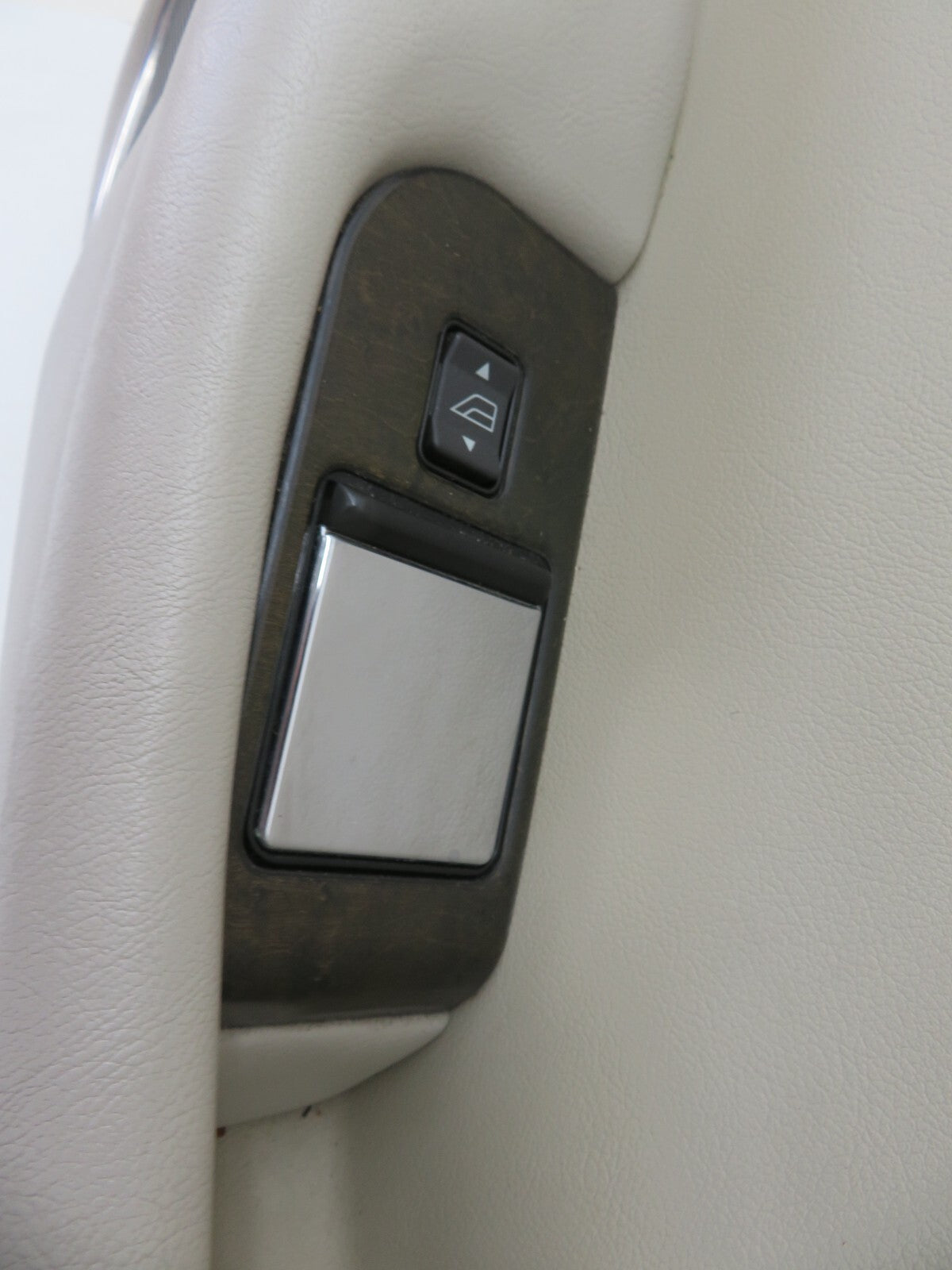 JAGUAR XJR OSR REAR RIGHT INTERIOR DOOR PANEL WITH SPEAKER ASHTRAY 1994-2001