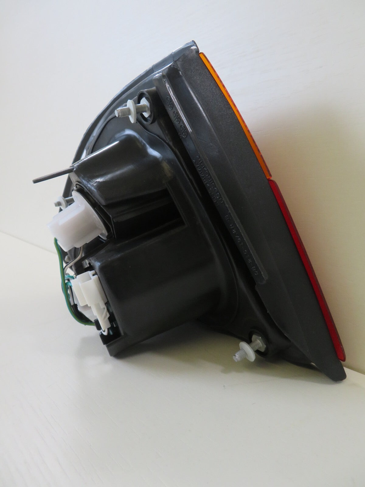 OS DRIVER REAR TAIL LIGHT 215-19A2-A FOR NISSAN PULSAR 4DR E-FN15 1995-2000