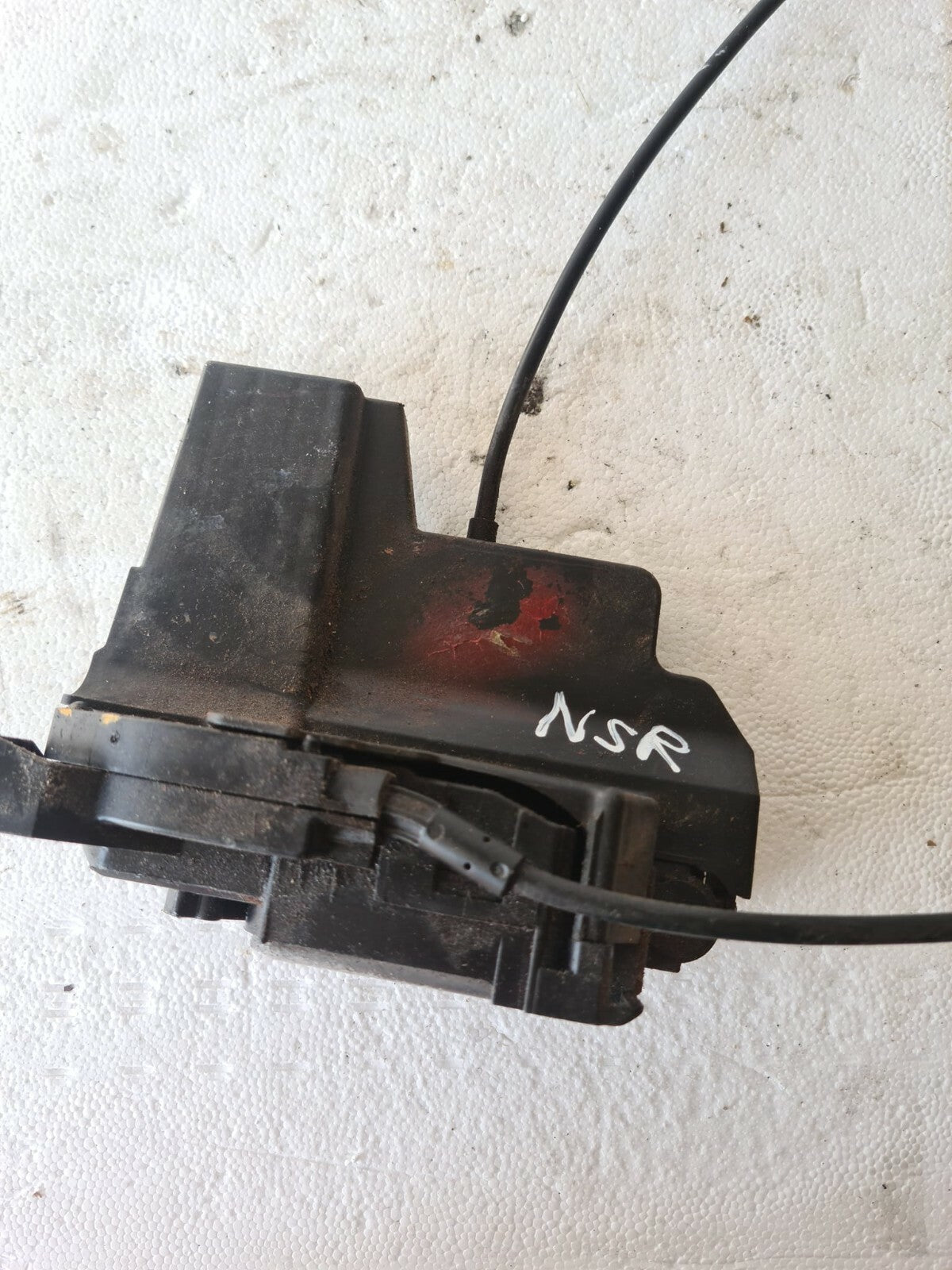 RENAULT SCENIC NSR DOOR LOCK CATCH 2009-2016