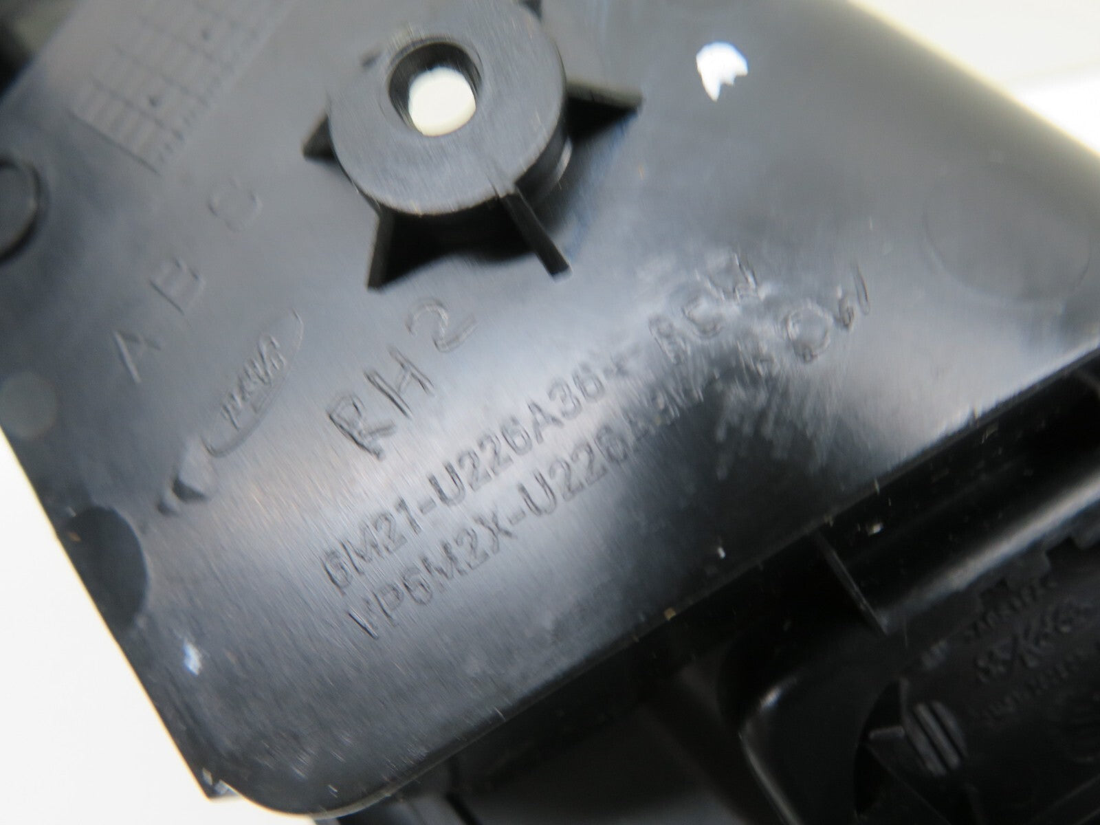 FORD SMAX OSR RIGHT REAR HANDLE SURROUND TRIM 2006-2014 1847-13