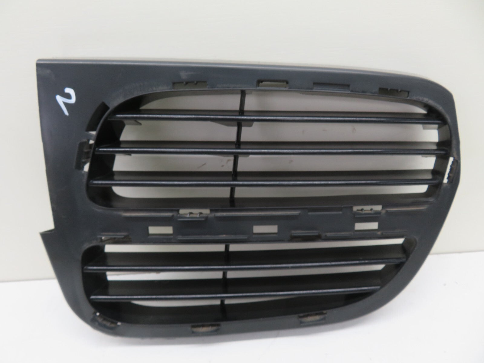 PORSCHE CAYENNE 955 NS PASSENGER FRONT GRILL 7L5807681 2003-2007 1718-2