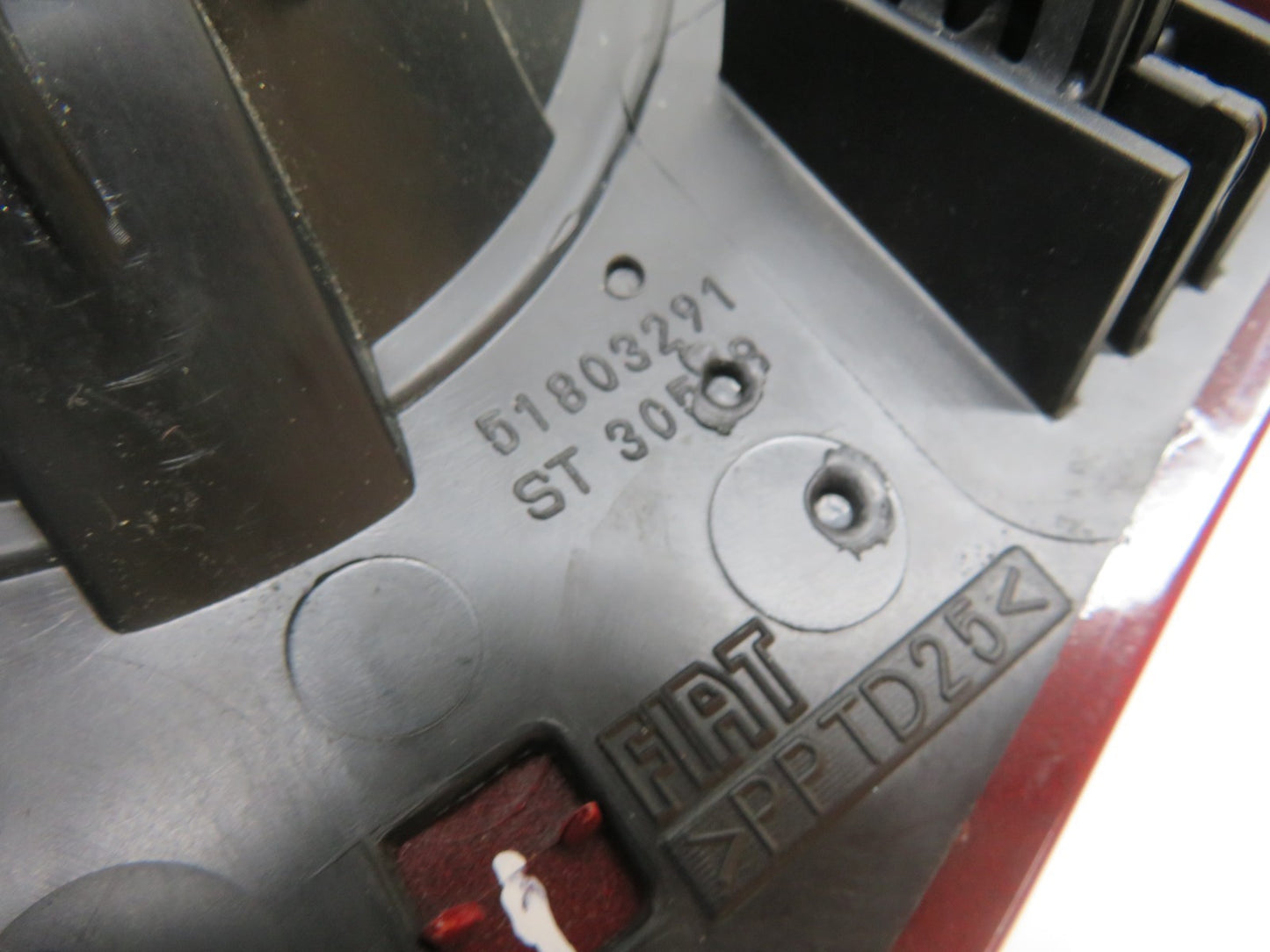 FIAT 500 OS DRIVER DASHBOARD AIR VENT 2007-2012 1837-5