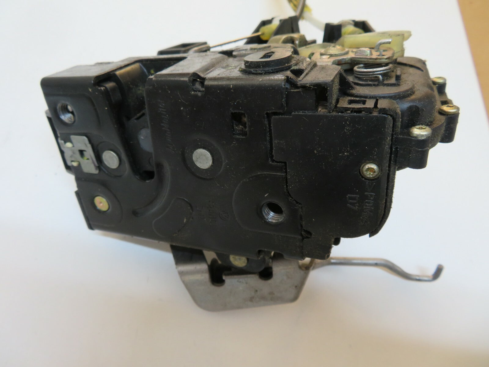 AUDI A6 C5 ALL ROAD OSR DOOR LOCK CATCH 4B0839016G 1998-2003 REFB5