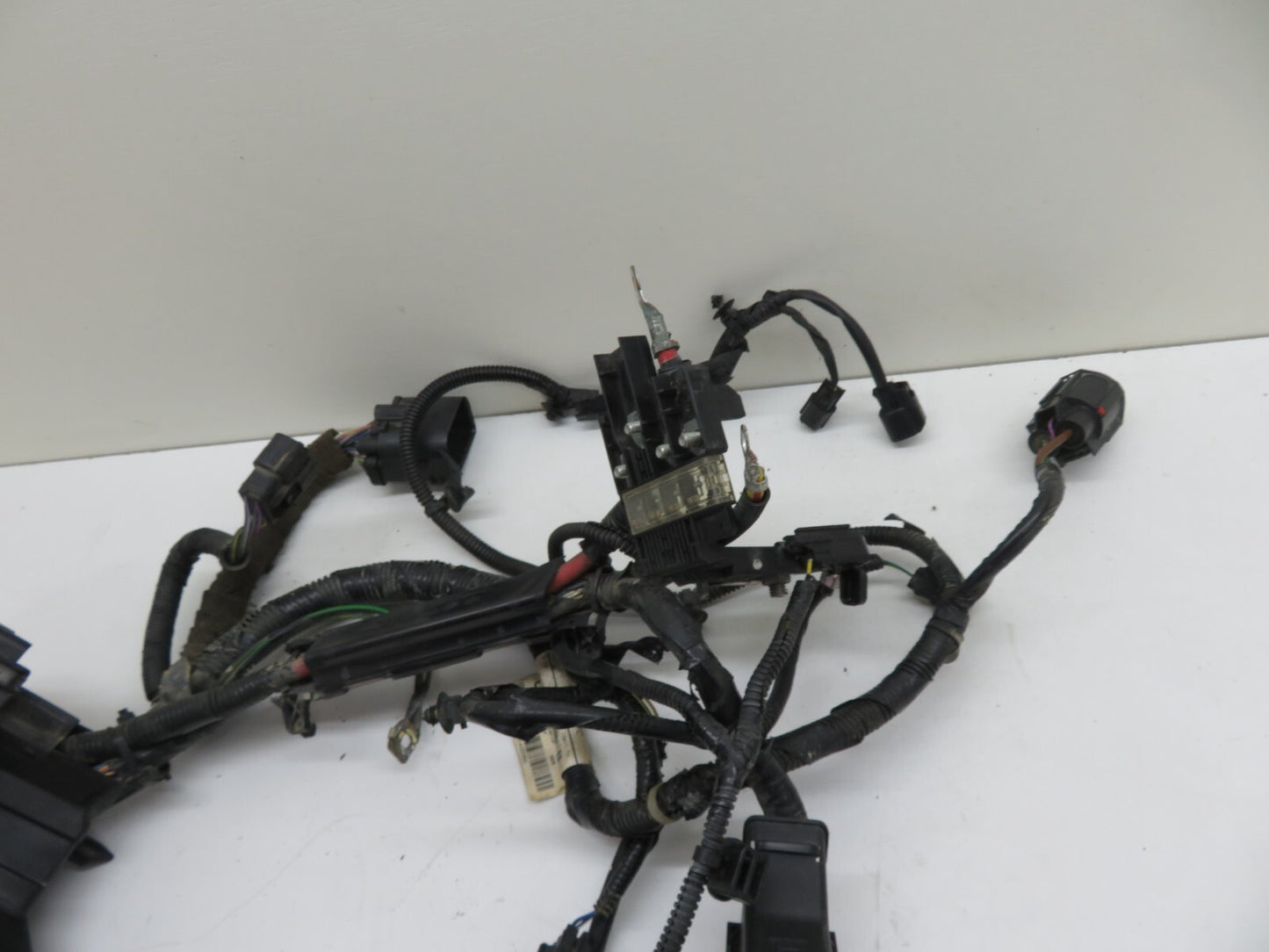 FORD FIESTA MK7 ST180 ENGINE BAY FUSE BOX WITH CUT LOOM 2013-2017 1543-1