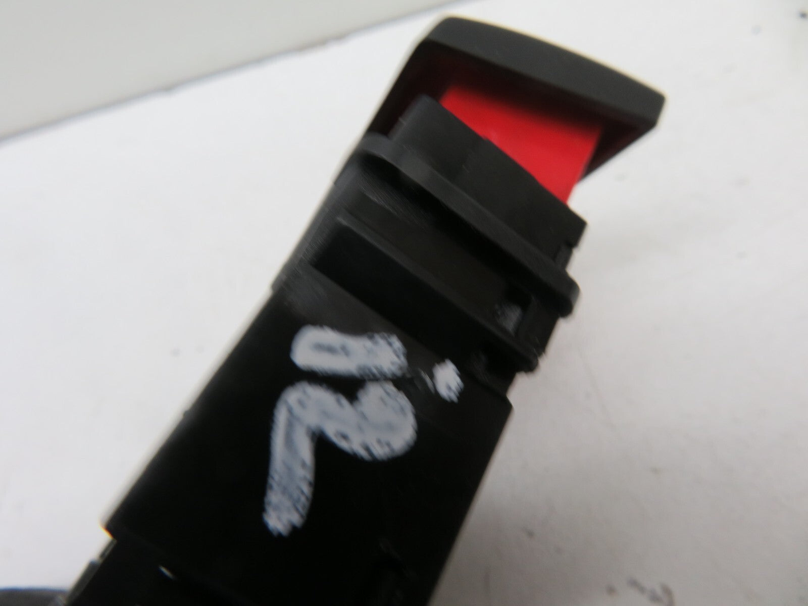 LAND ROVER FREELANDER 1 HAZARD SWITCH (SEE PHOTOS) 1997-2006 1730-12