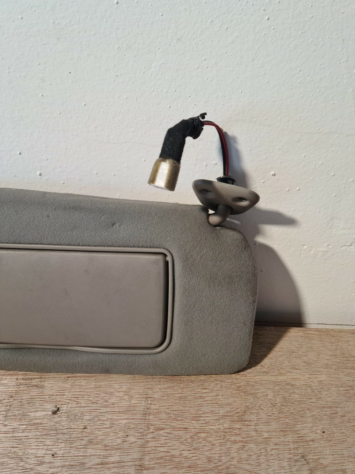 LEXUS IS200 OS SUN VISOR 