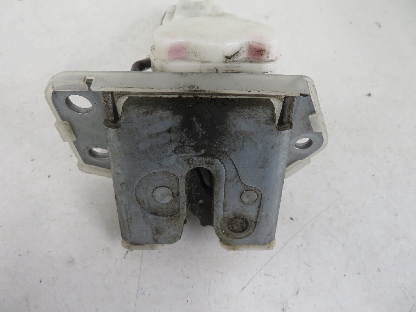 SUZUKI SWIFT GLS TAILGATE BOOT LOCK CATCH 1998-2003 1341-6