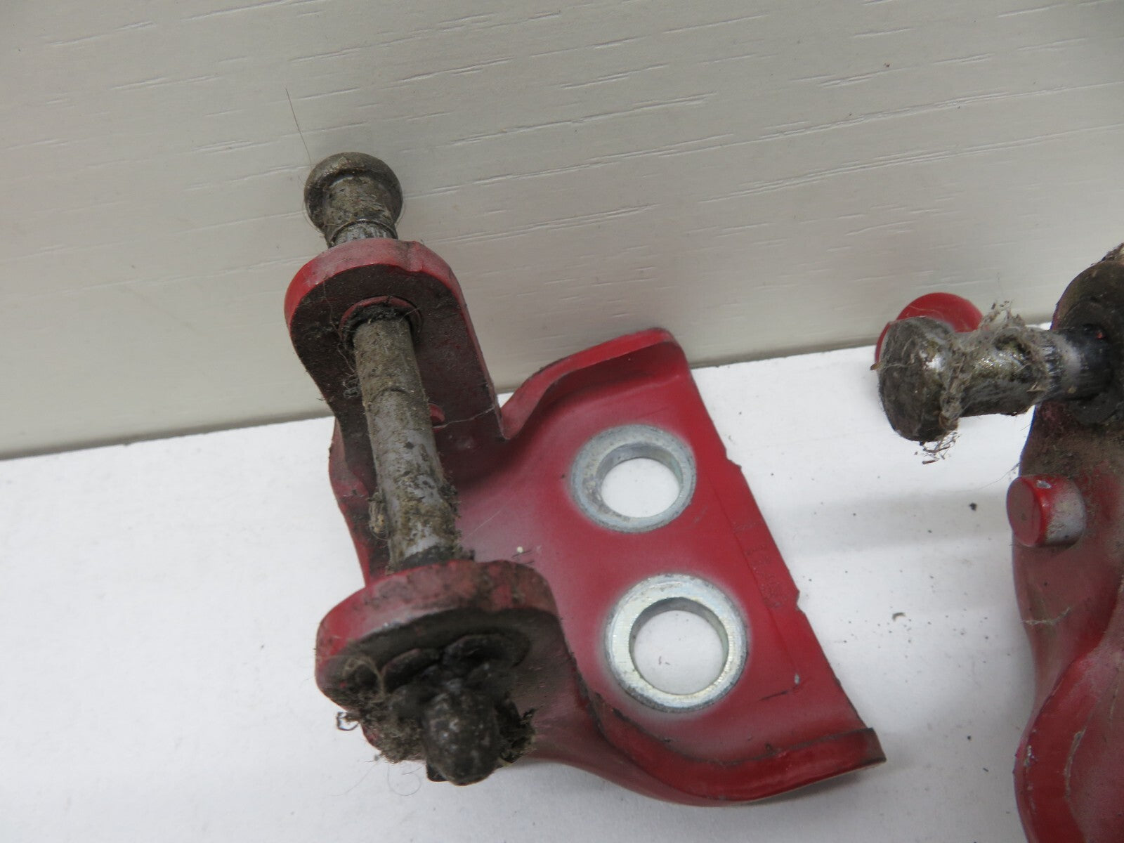 CITROEN BERLINGO MK2 NSF PASSENGER FRONT DOOR HINGES RED 2008-2018 1700-15