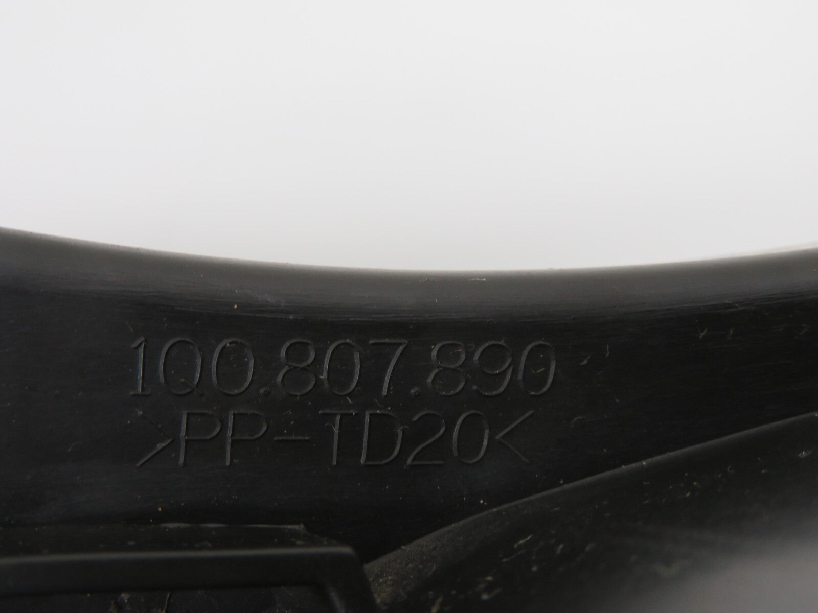 VOLKSWAGEN VW EOS OS DRIVERS SIDE BUMPER GUIDE 1Q0807890 2006-2010 1701-1