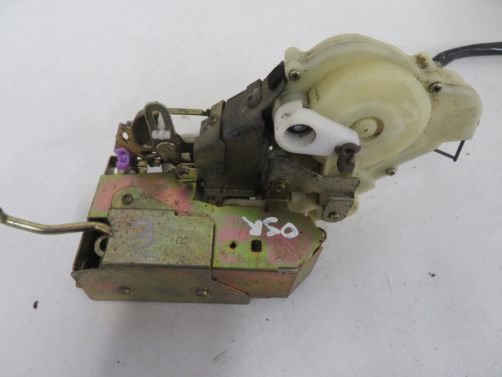 HONDA CRV MK2 OSR DOOR LOCK CATCH 2002-2006 1624-3