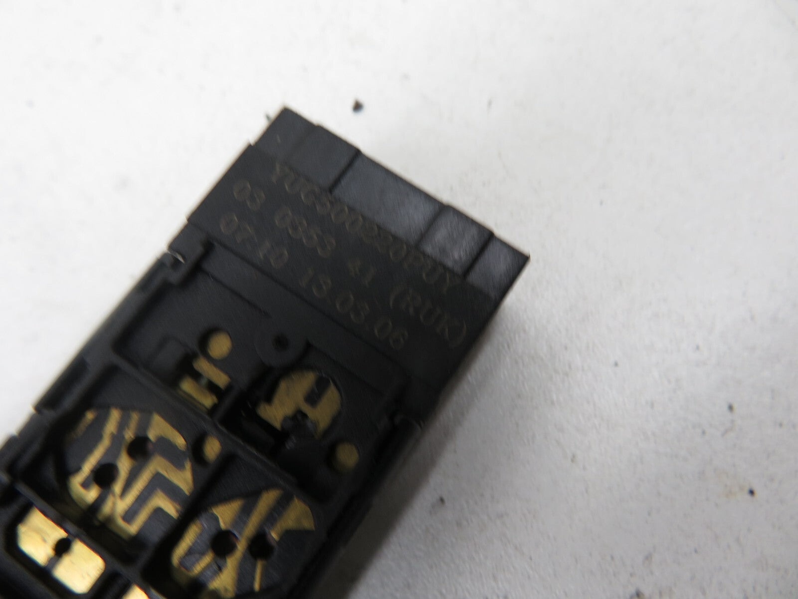 LAND ROVER FREELANDER 1 FOG LIGHT SWITCH YUG500220 1997-2006 1734-25