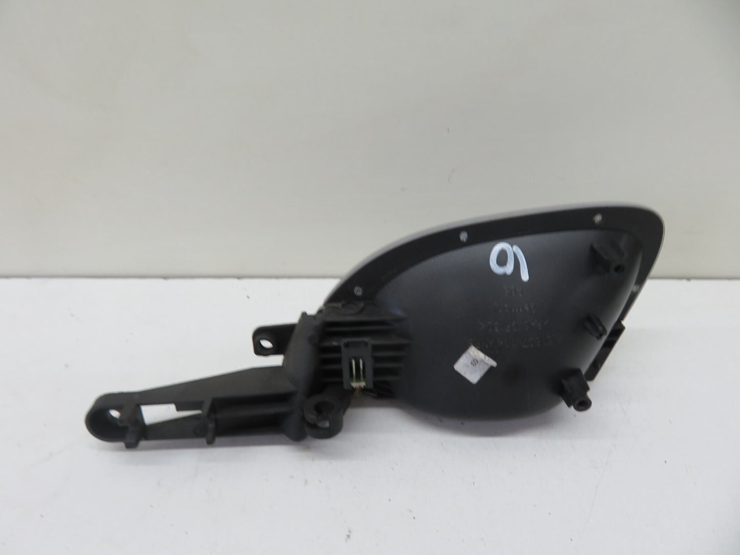 PORSCHE CAYENNE 955 OS DRIVER REAR INTERIOR DOOR HANDLE  2003-2006 1634-10