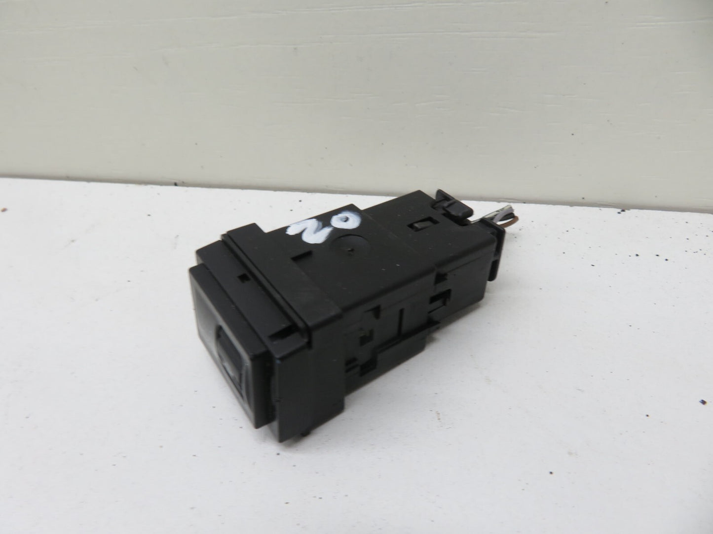 PORSCHE CAYENNE 955 HEATED SEAT SWITCH 7L5963563 2003-2006 1718-20