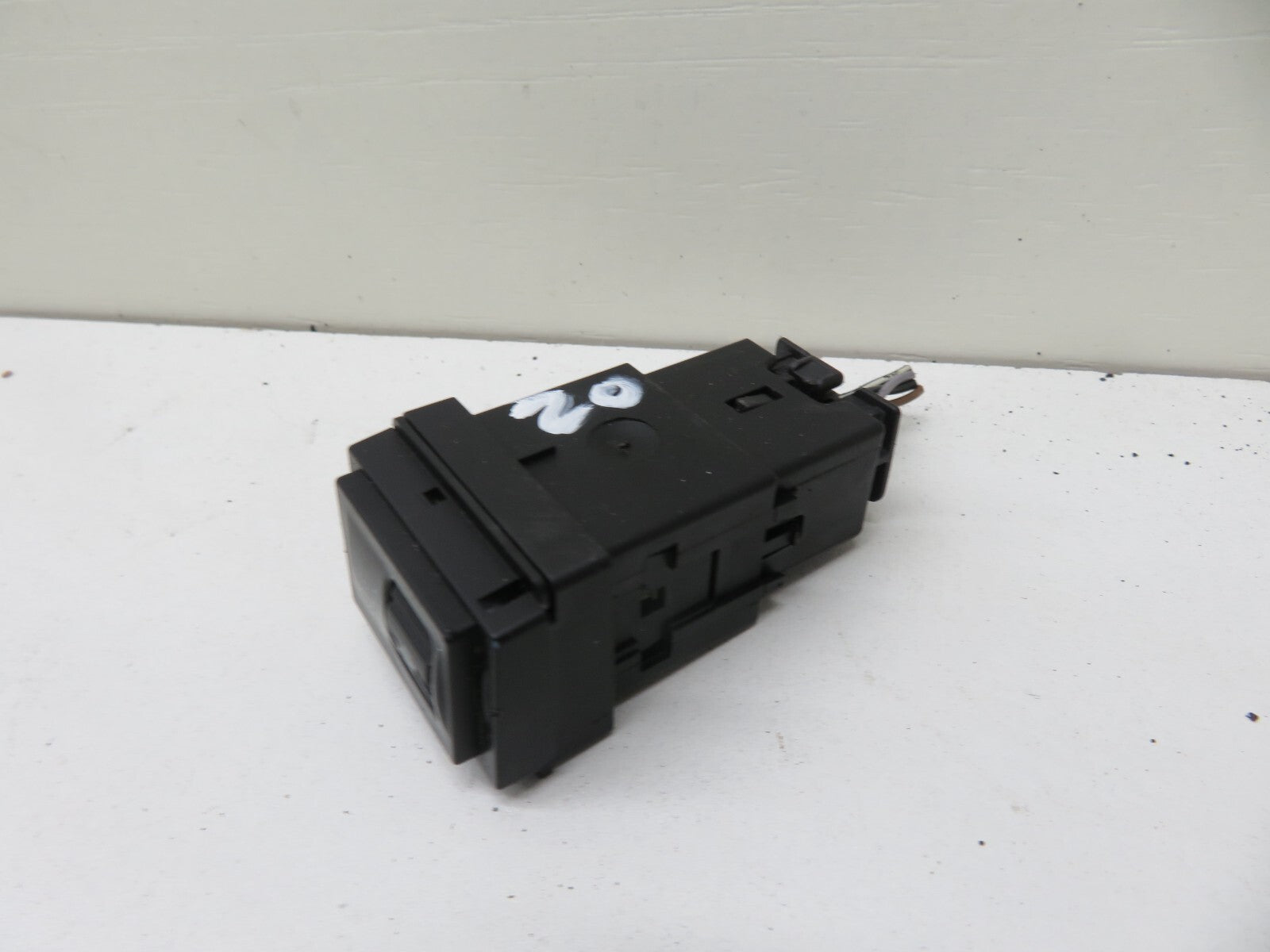 PORSCHE CAYENNE 955 HEATED SEAT SWITCH 7L5963563 2003-2006 1718-20