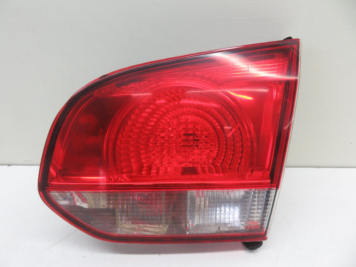 VW GOLF MK6 OS DRIVER INNER REAR TAIL LIGHT 89090909 2009-2013 1546-5