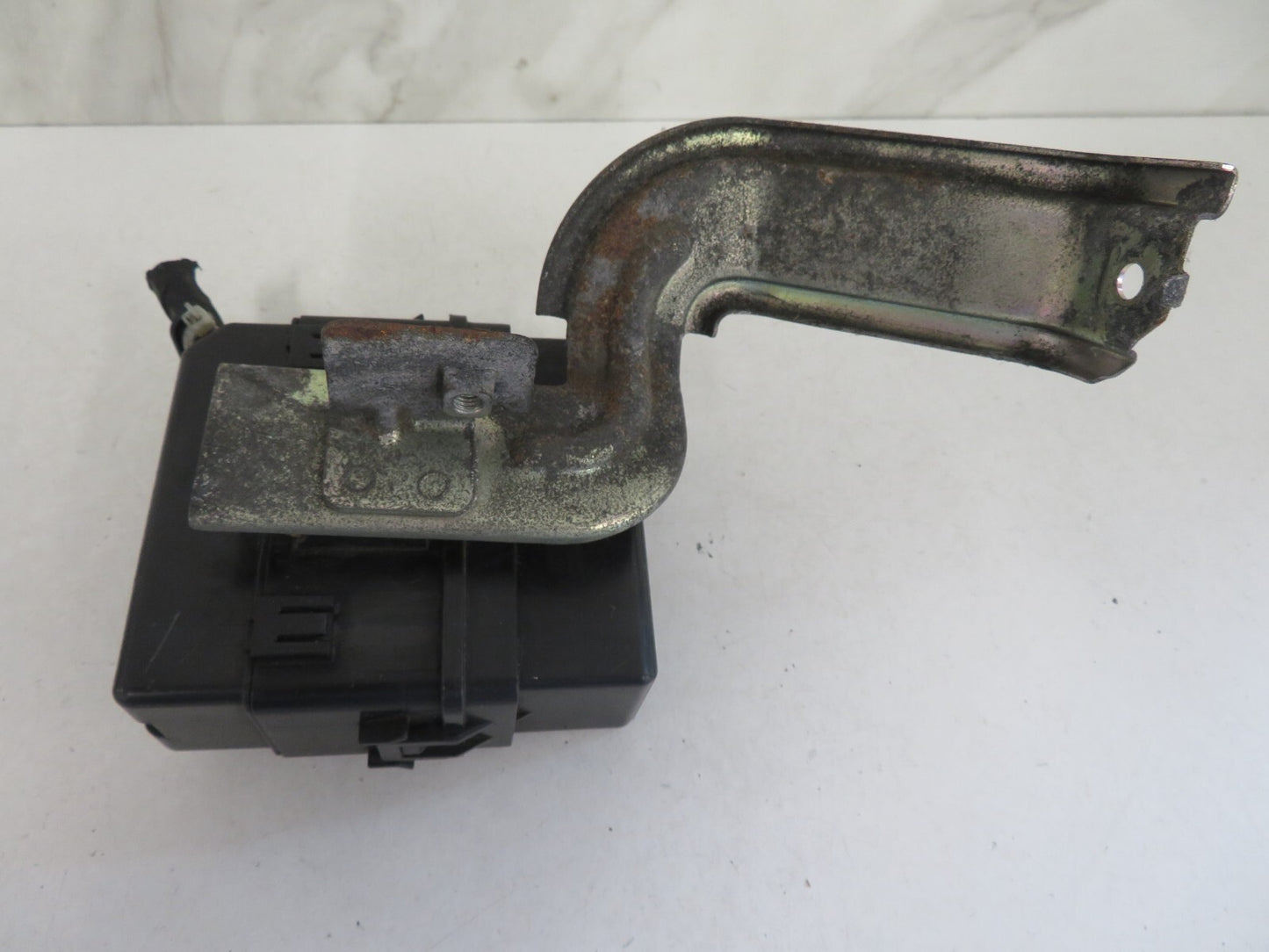 PEUGEOT 4007 ENGINE BAY RELAY BOX 2007-2012 AM1452-3