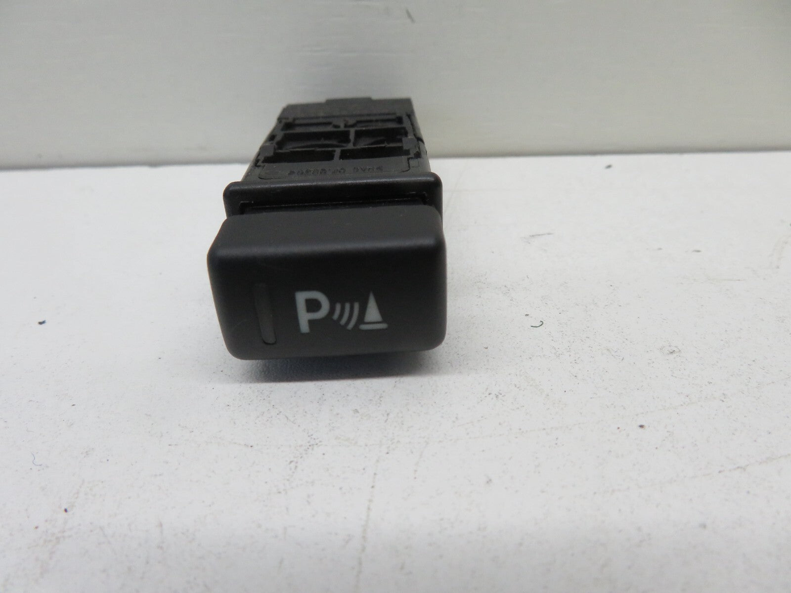 LAND ROVER FREELANDER 1 PARKING DISTANCE SWITCH YUG500330 1997-2006 1730-14