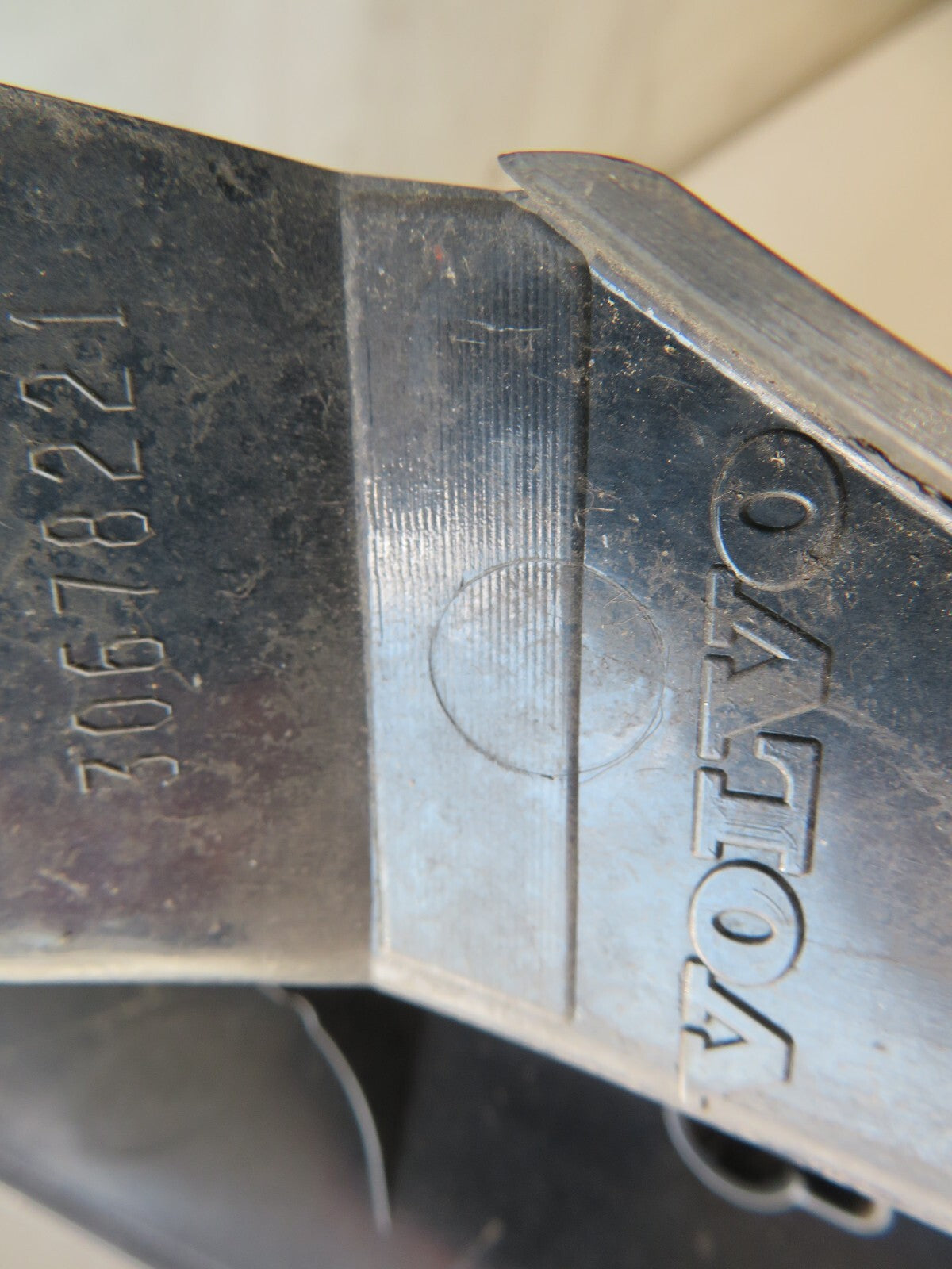 VOLVO XC90 OS DRIVER REAR TAIL LIGHT 2002-2006