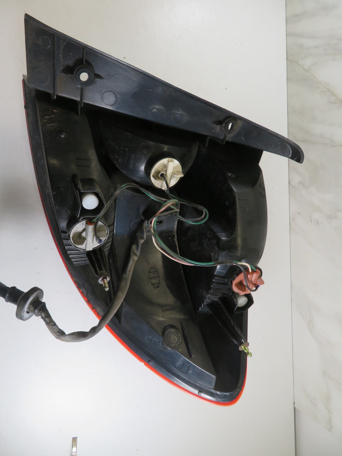 KIA RIO NS PASSENGER REAR TAIL LIGHT 2002-2005 BK1544