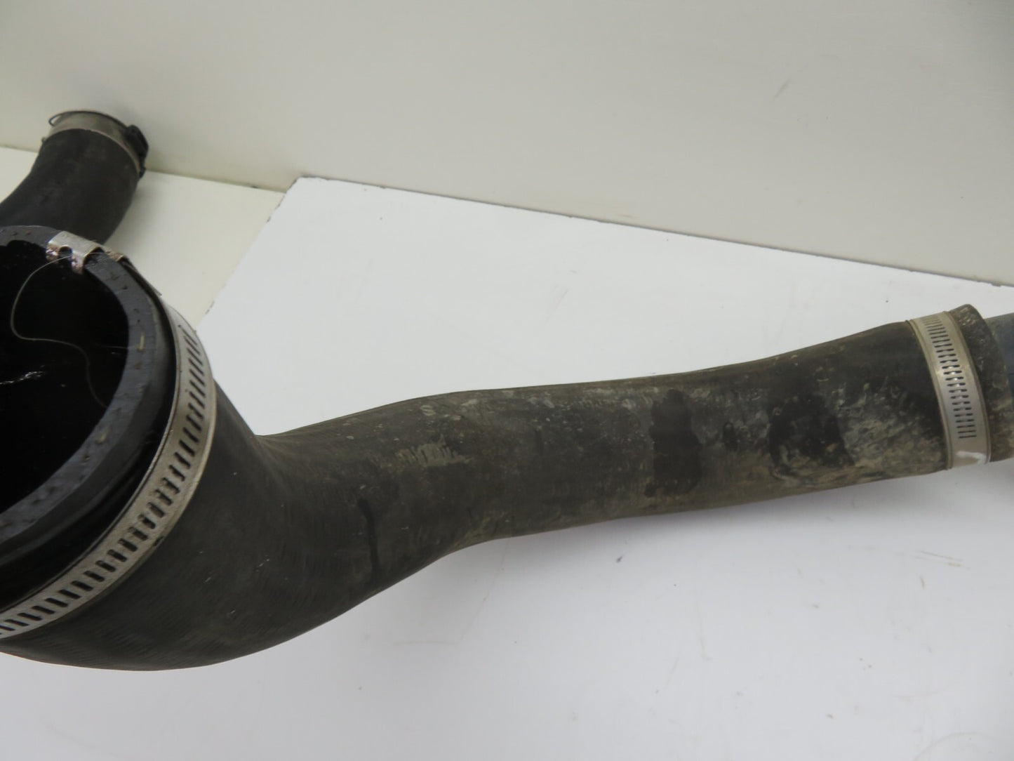 FORD FIESTA MK7 ST180 INTERCOOLER PIPE 2013-2017