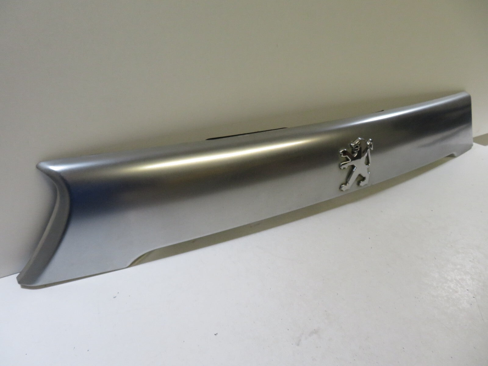 PEUGEOT 4007 REAR TAILGATE BOOT TRIM 2007-2012