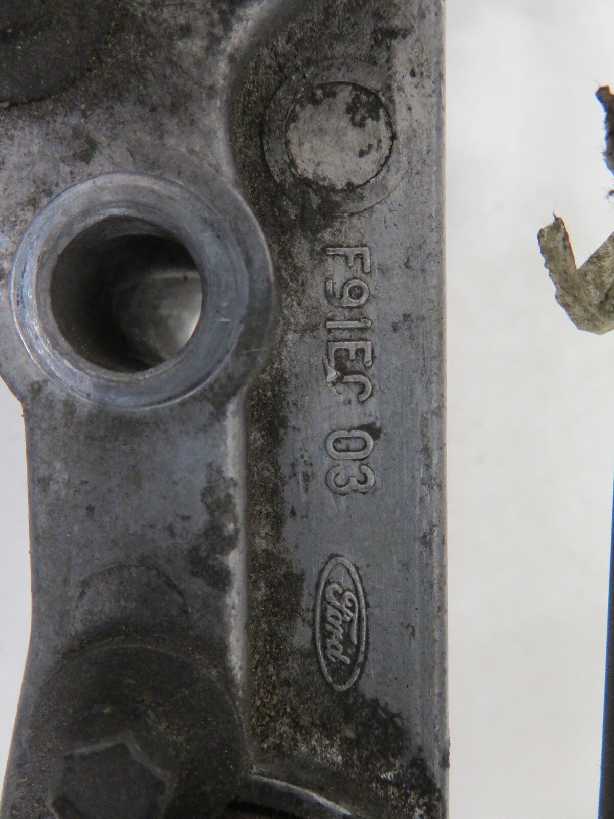 FORD FIESTA FUEL RAIL WITH INJECTORS MF-9H487 1997-2002 1350-3