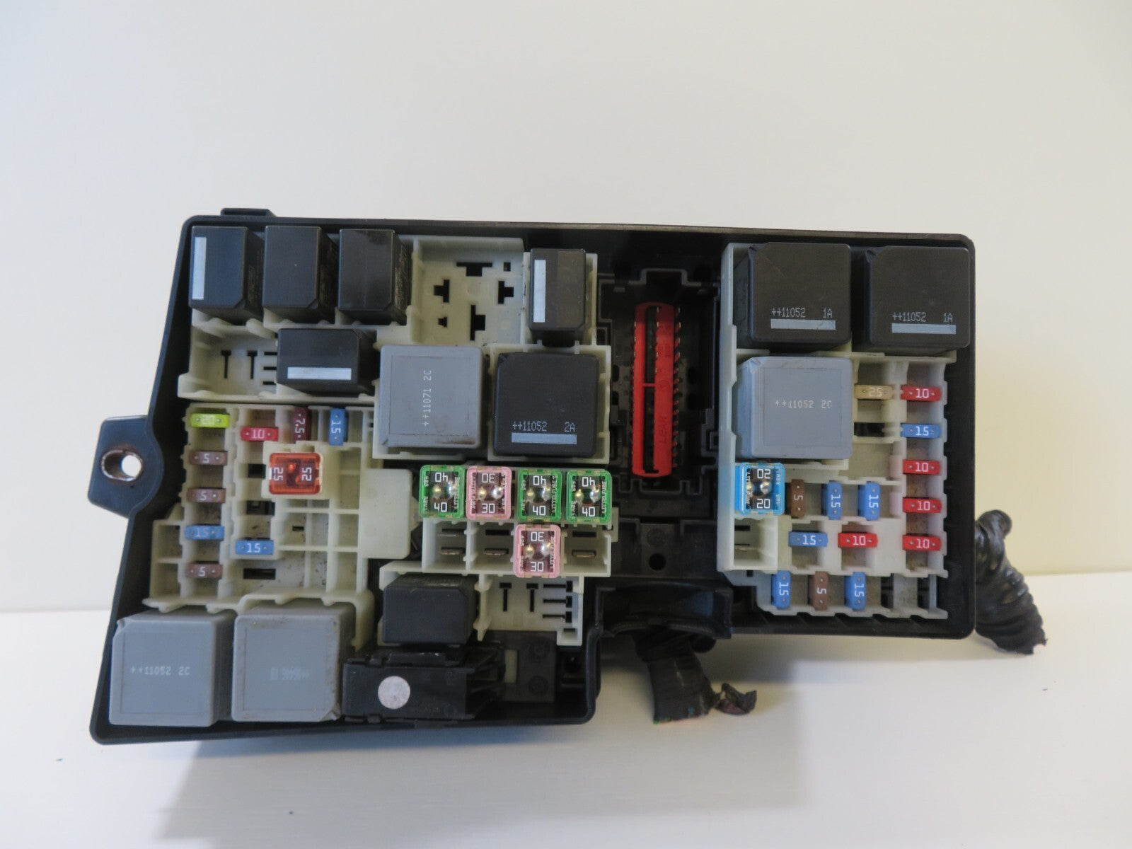 FORD GRAND C MAX ENGINE BAY FUSE BOX AV6T-14A142-AA 2011-2015 1518-1