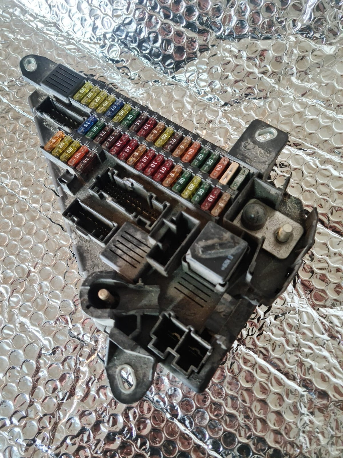 BMW E60 5 SERIES REAR FUSE BOX 6906618 2004-2007 AS33 SA